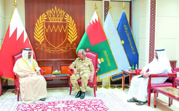 BDF Commander-in-Chief Field Marshal Shaikh Khalifa bin Ahmed Al Khalifa received Finance and National Economy Minister Shaikh Salman bin Khalifa Al Khalifa. The two sides discussed several topics related to the co-operation and co-ordination between the BDF and the ministry. BDF General Command Financial and Technical Adviser Shaikh Mohammed bin Khalifa Al Khalifa was present.